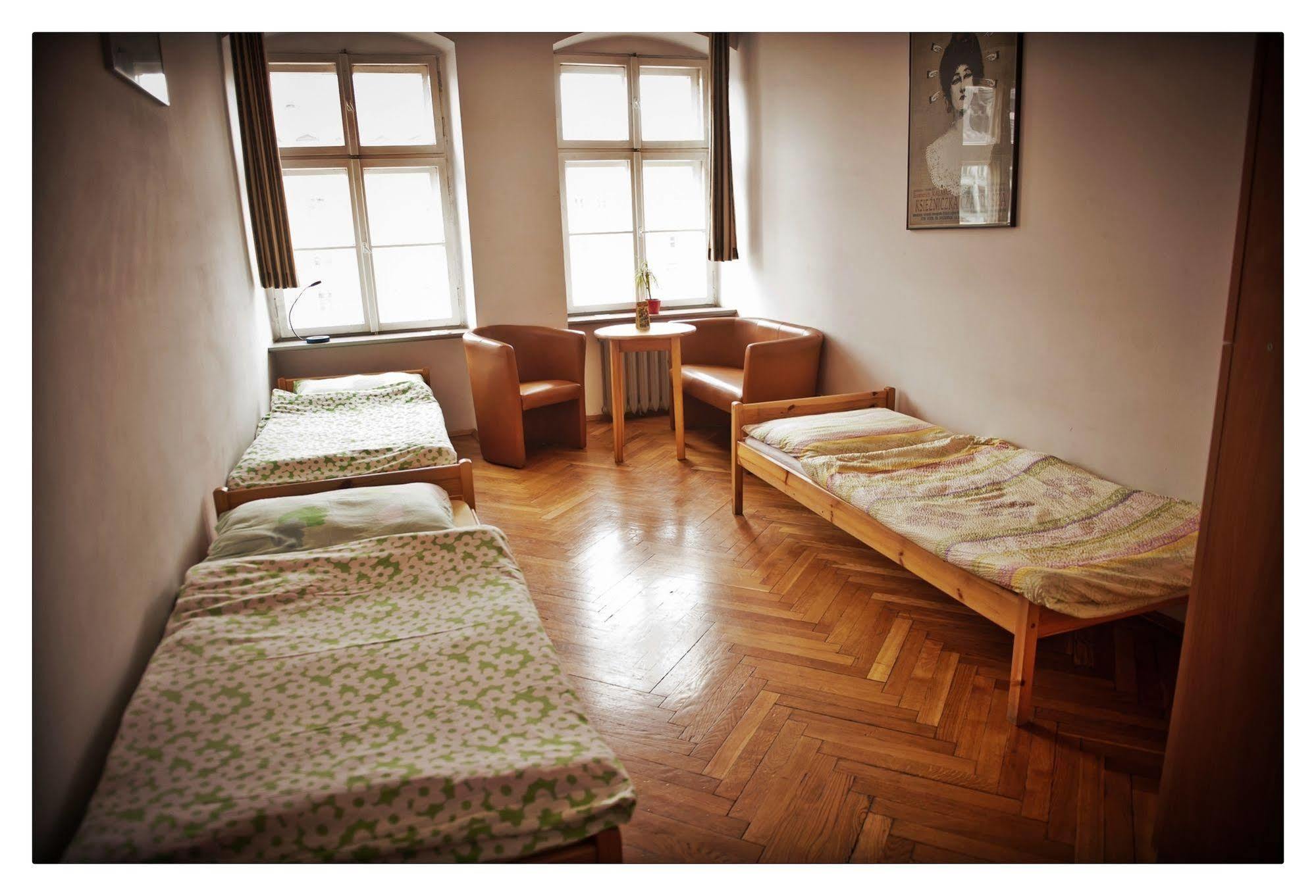 Hostel Bemma - Ozonowane Pokoje Wroclaw Luaran gambar